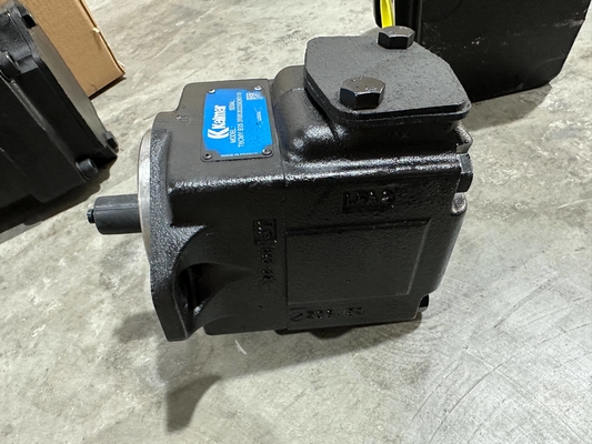 425817.8274 Pompa hidraulik Kalmar Reach Stacker Bagian