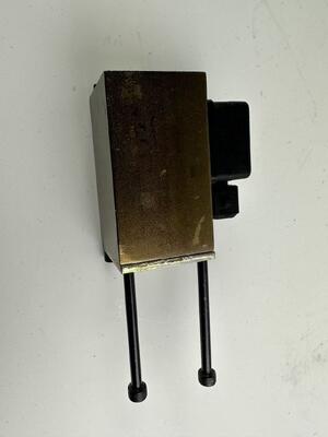 0009736081 katup solenoid Linde Reach Stacker Bagian