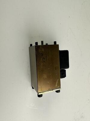 0009736081 katup solenoid Linde Reach Stacker Bagian