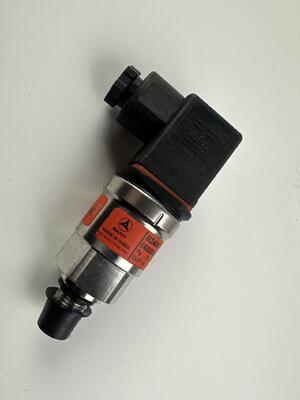 B240600000249 sensor tekanan Sany Reach Stacker Bagian