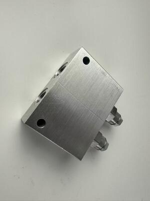 922174.0018 Katup Suku Cadang Kalmar Reach Stacker